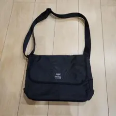 美品 anello ショルダーバッグ ブラック