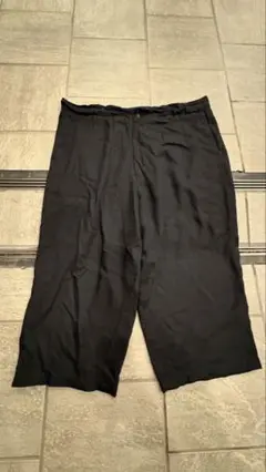 ブラック ワイドパンツ