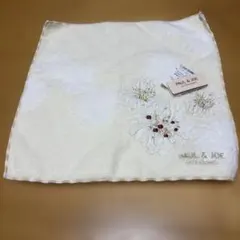PAUL & JOE 刺繍デザインタオルハンカチ　新品未使用　タグあり