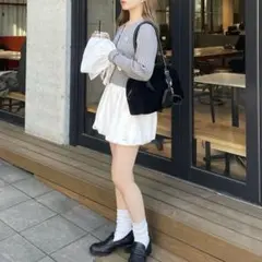 新品未使用タグ付き。【Chico】 切り替えサテンライクバルーンSK ホワイト