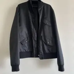 A.P.C.のボンバージャケット。 ブラックナイロンジャケット。MA-1