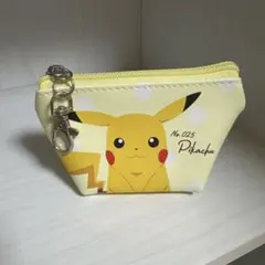ポケモン　三角ミニポーチ　ピカチュウ