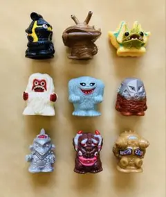 ウルトラ怪獣のミニソフビ/指人形9体❗️カネゴン、ウー、ジャミラ等人気怪獣・特価！