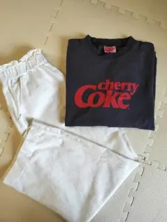Coca-Cola チェリーコーク Tシャツと短め丈パンツ セット売り