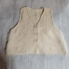 アイボリー ファー付きニットベストS
