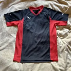 PUMA Vネックシャツ 黒/赤 150サイズ