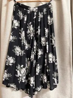 ナチュラルビューティーベーシック花柄プリーツスカーチョ