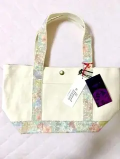 リバティ　トートバッグ　オフホワイト　花柄　新品未使用