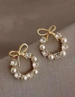 【NB9】リース型リボン付きピアス