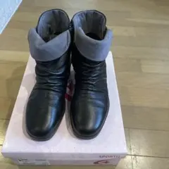 ブラックレザーブーツ ファスナー付き　ムーンスター23センチ