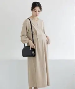 【美品】フェリシモMama マタニティ　授乳が簡単　上品キーネックのワンピースのサムネイル