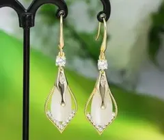 エレガント ゴールドトーン ドロップピアス