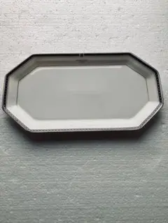 GIVENCHY八角形の白い皿