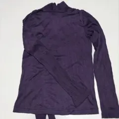 コムサデモード　紫色リボン付きタートルネック長袖トップス