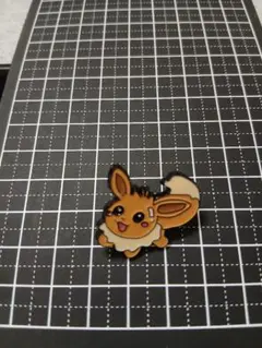 ポケモン イーブイ ピンバッジ 色違い2個セット メタルピンバッジ