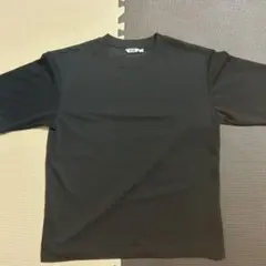 UNIQLO ブラック 半袖 Tシャツ