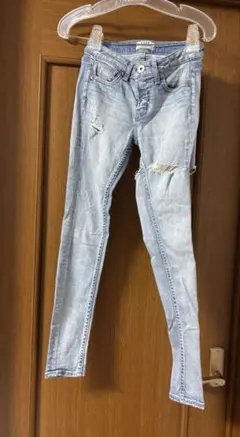 ジャストウエスト side connected rippedスキニーデニムパンツ