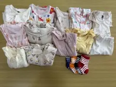 【まとめ売り】ベビー服セット（ロンパース・靴下）