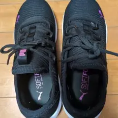 PUMA SOFTFOAM ブラックスニーカー23.5 使用品