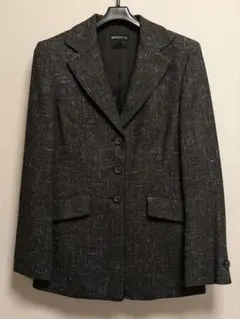 黒×白テーラードジャケット