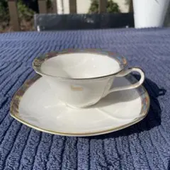 Item thumbnail for item f111bce1-304e-40a8-abc9-c63de8ef0920