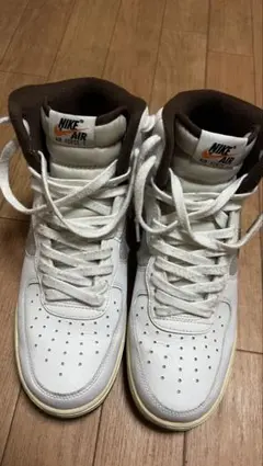 Nike Air スニーカー ホワイト/ブラウン
