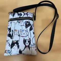 ネコ柄ハンドメイドスマホショルダー