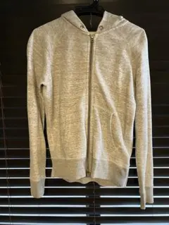 グレー パーカー