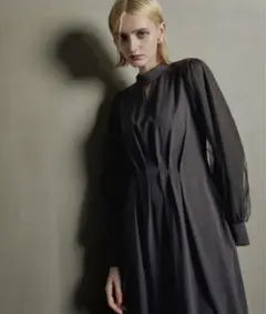 et.UNiVER V-neck sheer sleeve dress