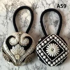 A59インド刺繍リボンくるみボタンヘアゴム38mm２個セット モノトーン　白黒