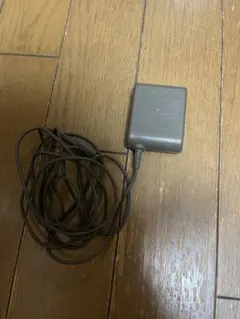 純正　DS lite 専用 ACアダプター 充電器 USG-002