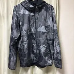 adidasカモフラ柄ウィンドブレーカー
