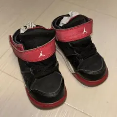 Jordan 黒/赤 ハイカットスニーカー