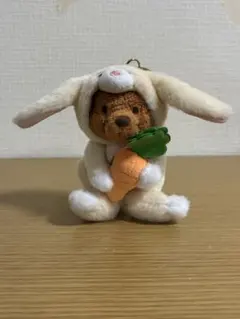 ディズニーストア くまのプーさん ぬいぐるみキーホルダー 干支 うさぎ
