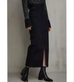 ブラックデニム タイトスカート スリット入り