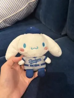 ハローキティ Dodgers シナモンロール ぬいぐるみクリップ ハローキティ Dodgers シナモロール ぬいぐるみクリップ - メルカリ