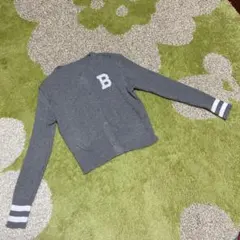 グレー B刺繍 ボタンカーディガン L