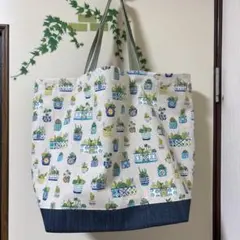 値下げ中　刺繍ポケット付き大きめトートバッグ(ハンドメイド)