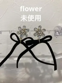 【新品】flower花形ピアス ブラックリボンのサムネイル
