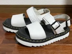 美品☆Dr. Martens 厚底 サンダル ホワイト ハイドロレザー - メルカリ