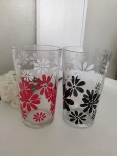 可愛いお花柄のグラス　ビンテージ　レトロ