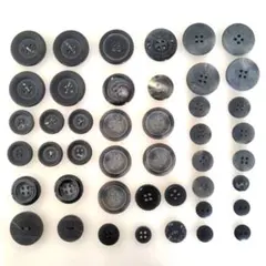 ★黒いボタン　44個セット（多様なサイズ）