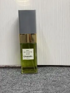 新品未使用　CHANEL シャネル no.19 オードトワレ 100ml 香水