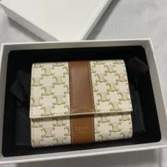 CELINE トリオンフ 三つ折り財布 ホワイト タンのサムネイル