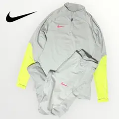 ナイキ ストライク