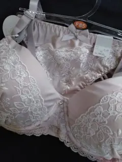 【新品】ブラジャー&ショーツ（F85）［管理番号A3］