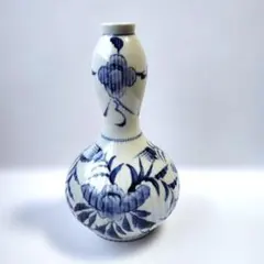 鳥獣戯画 花瓶 花器 一輪挿し 四角形 染付 ウサギとカエル 龍峯窯