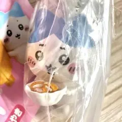 新品☆ちいかわ たべものいっぱいマスコット3 ハチワレ いなりあげもちのサムネイル