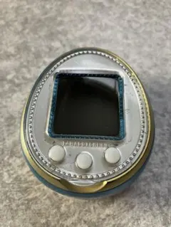 動作確認済 バンダイ たまごっちプラスカラー 白 TMG-C1C 初代カラー
