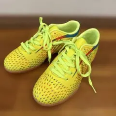 【新品・未使用】サッカー　フットサル　トレーニングシューズ　21.5㎝